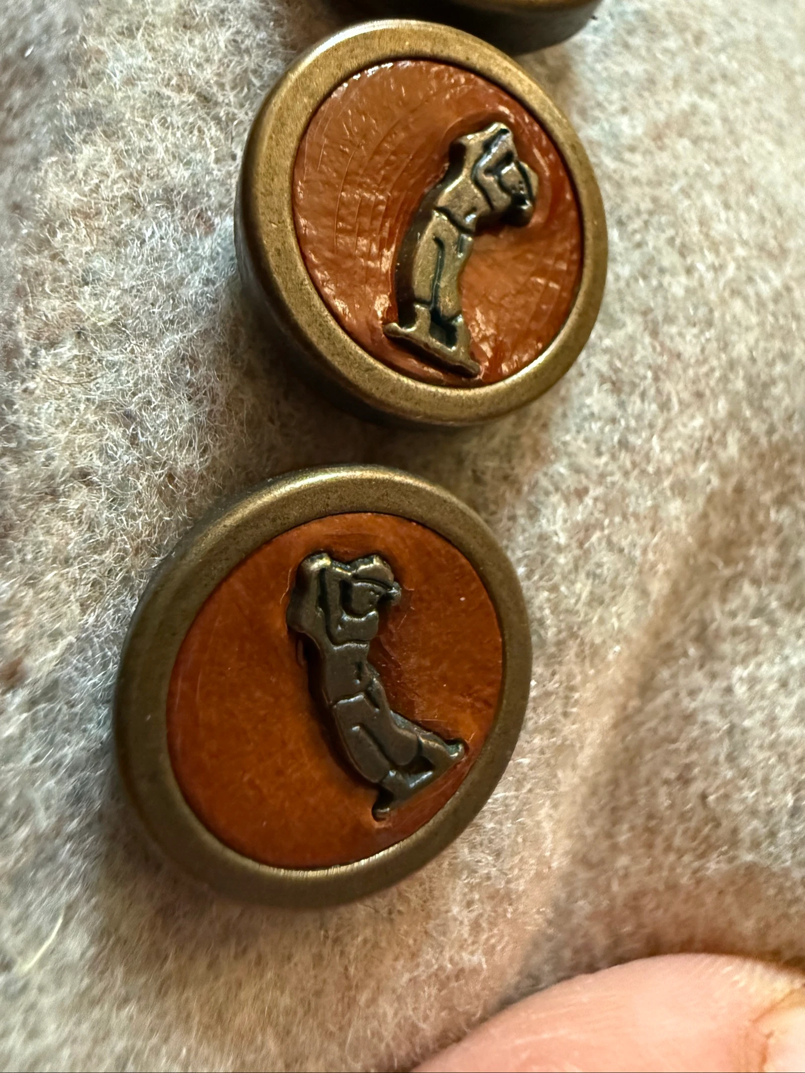 Chaqueta vintage, talla 52 italiana, nunca usada. Los bolsillos delanteros todavía están cosidos, sin embargo, hay algunas imperfecciones – photo 8